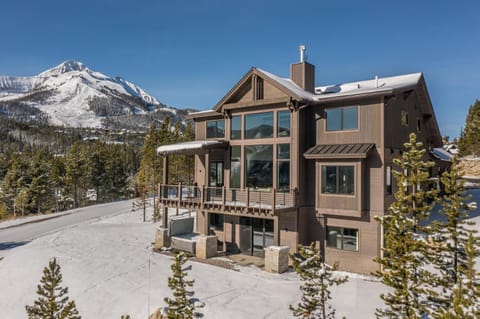Pinnacles #8 House in Big Sky