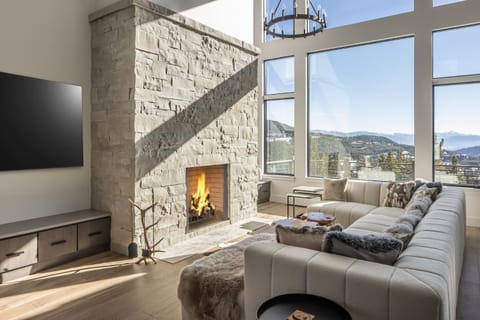 Pinnacles #8 House in Big Sky