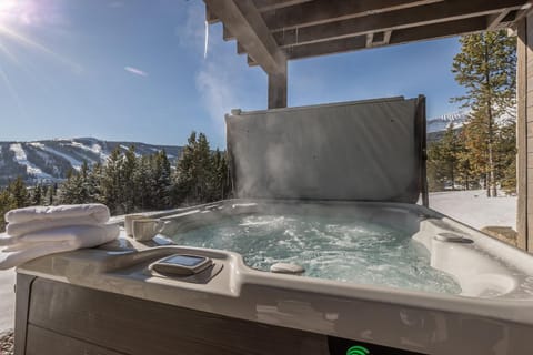 Pinnacles #8 House in Big Sky