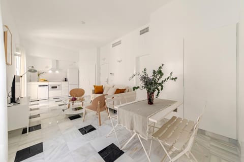 Kitchen or kitchenette, Living room, Dining area
