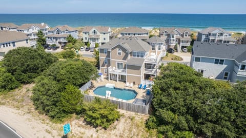 Semi-Oceanfront, 7 BRs, Priv Pool, Close to Beach, Rec Rm, VOH5, Royal Palms House in Corolla
