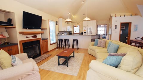 Soundside, Sun Room, Yard, Community Amenities, VOH39, Her Hopes and Dreams House in Corolla