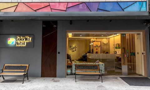 Facade/entrance, Off site