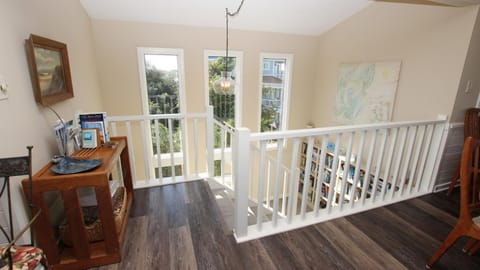 Oceanside, 4 BRs, Dogs Welcome, 1200 ft to Beach Access, WC902, Point of View House in Corolla