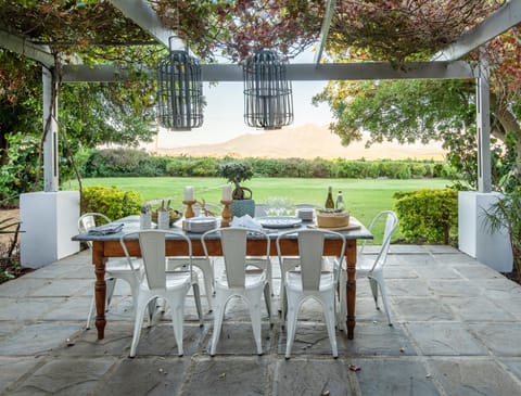 Dining area, Garden view, Mountain view