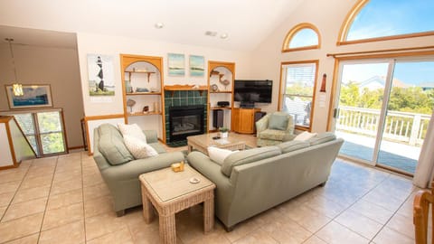 Oceanside, Dogs Welcome, Private Pool, Hot Tub, WC962, Sea for Miles House in Corolla