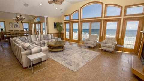 OCEANFRONT, 10 BRs, ELEV, Pool, Rec Rm, Theater Rm, Ocean Views, WL845, MacDaddy House in Corolla