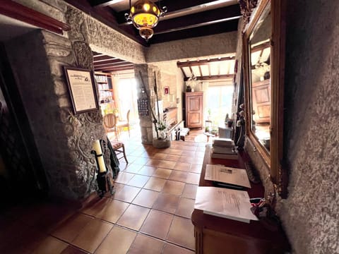 Grande maison en pierre à la campagne, belle vue House in Auvergne-Rhône-Alpes