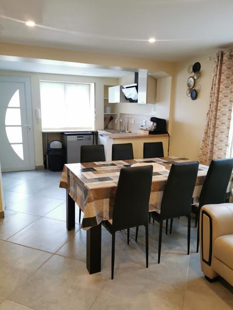 Logement entier à 20mn du château de Fontainebleau Apartment in Île-de-France