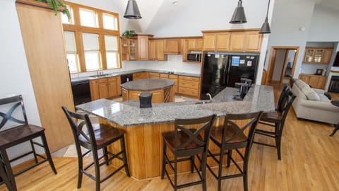 OCEANFRONT, 12 BRs, Priv Pool, Pool Table, ELEV, OCean Views, Theater Rm, WL853, Out of Office OBX House in Corolla