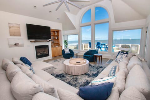 LUXURY, OCEANFRONT, Pool, ELEV, Rec Rm, Beach Access, Ocean Views! WL983, Fairligh House in Corolla