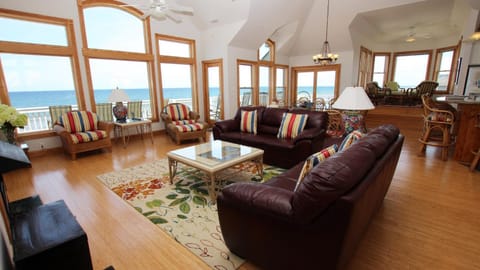 OCEANFRONT, Private Pool, ELEV, Ocean Views, Priv. Beach Access, WL877, Summerwind House in Corolla