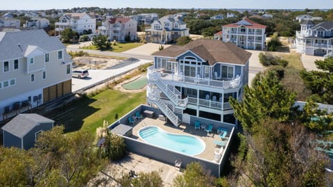 Oceanside, 7 BRs, Pool, Dogs Welcome, Pool Table, WW867, Flip Flops and Pop Tops House in Corolla