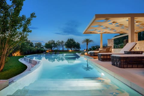 Natural landscape, Garden, Garden view, Pool view, Swimming pool, sunbed