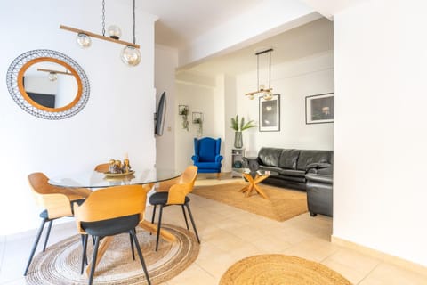 Seating area, Dining area