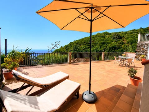 View (from property/room), Balcony/Terrace, Sea view, sunbed