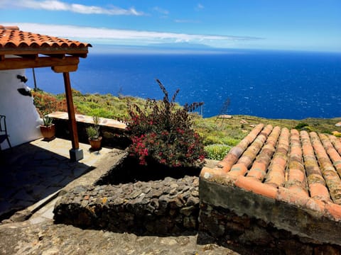 Mountain view, Sea view