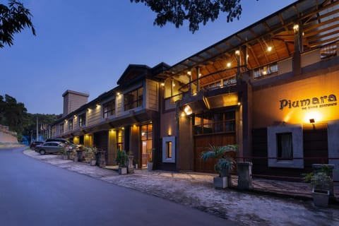 Property building, Neighbourhood