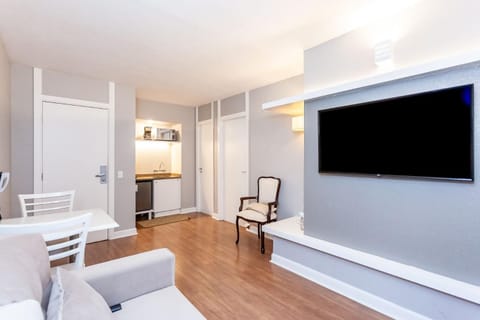 Communal lounge/ TV room
