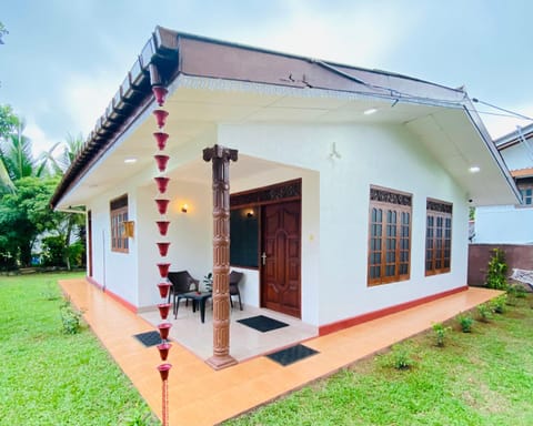 Property building, Patio, Day, Garden, Garden view