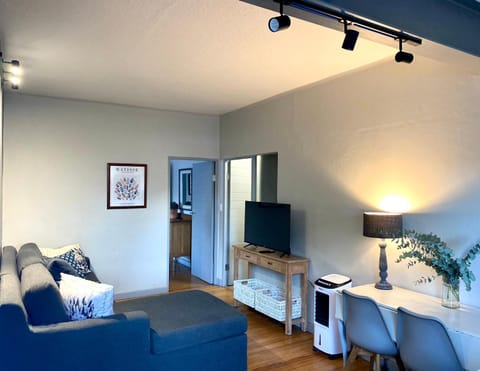 TV and multimedia, Seating area