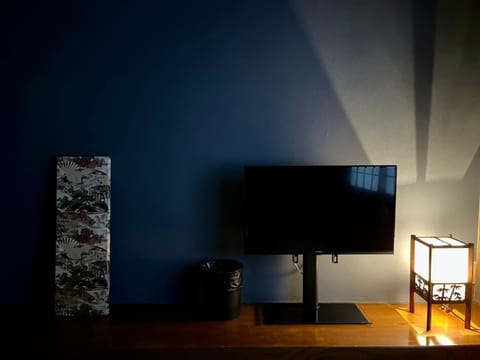 TV and multimedia, Decorative detail