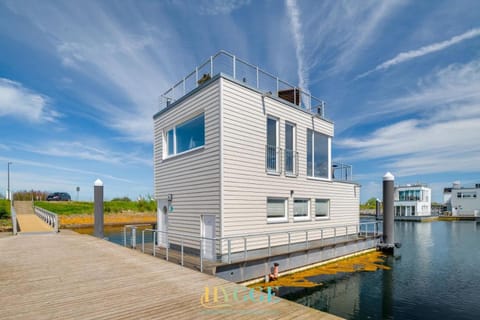 Property building, Lake view