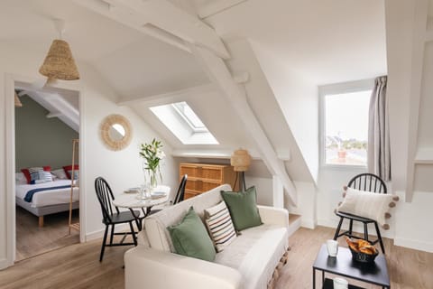 Living room, Dining area, Bedroom