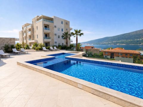 Mountain view, Sea view, Swimming pool