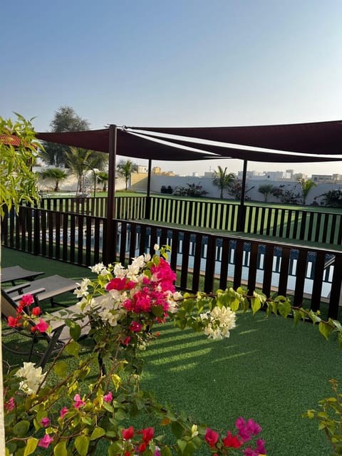Property building, Balcony/Terrace, Swimming pool
