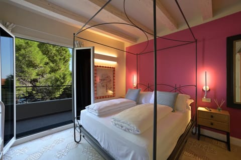Photo of the whole room, Bedroom, Sea view