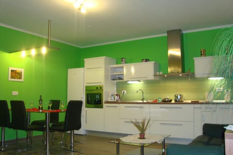 Kitchen or kitchenette, Living room, Dining area, On site