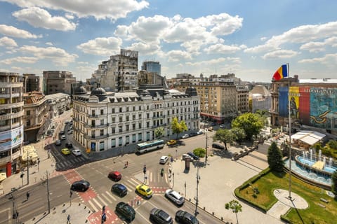 Property building, Day, Neighbourhood, City view, Street view, Location