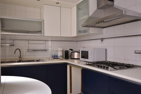 Coffee/tea facilities, Kitchen or kitchenette, minibar, pet friendly, stove, toaster