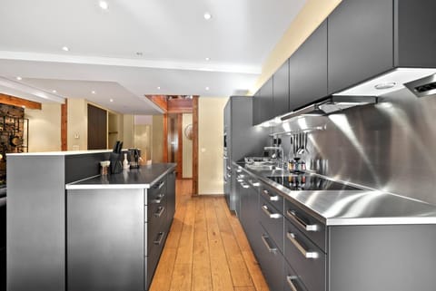 Kitchen or kitchenette, dishwasher, pet friendly, stove