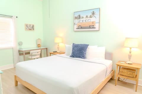 Beautifully Updated 1 Bedroom Condo-Golf Colony 19-D-Only 2 Miles To The Beach! House in Surfside Beach