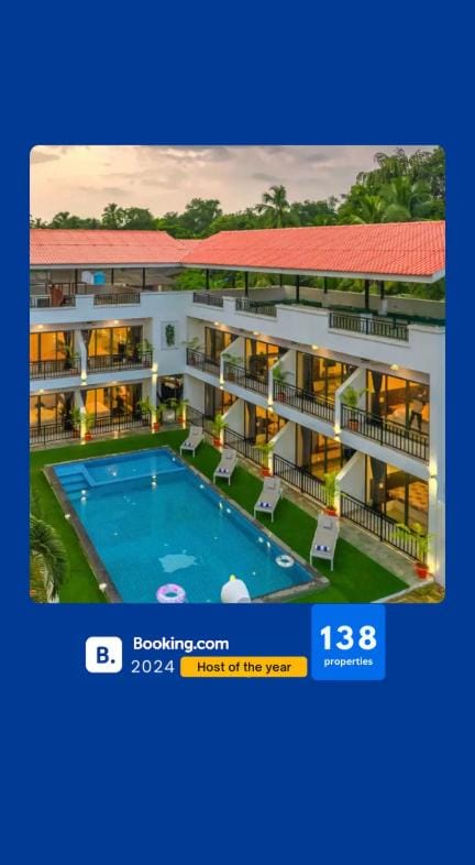 Property building, Day, Pool view, Swimming pool, sunbed
