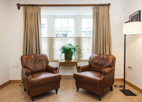 Living room, Seating area, Street view