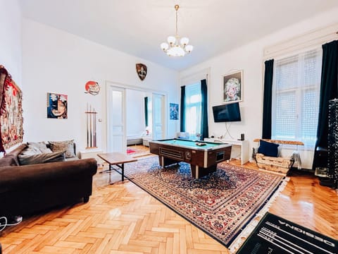 Communal lounge/ TV room