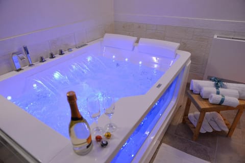 Hot Tub, Bath