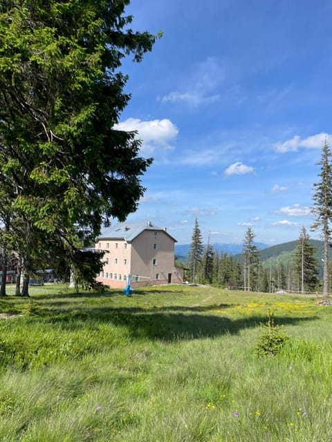 Property building, Restaurant/places to eat, Natural landscape, View (from property/room), Mountain view