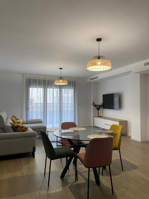 Communal lounge/ TV room, Seating area, Dining area