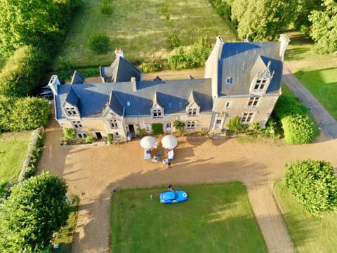 Château La Chevalerie - 24h du Mans Bed and Breakfast in Centre-Val de Loire
