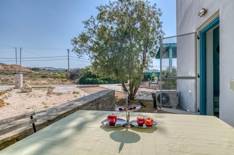 G&K Blue House on Agia Anargyroi Beach, Naousa House in Naousa