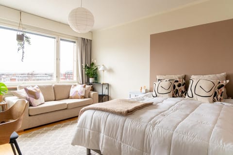 Bed, Living room, Seating area