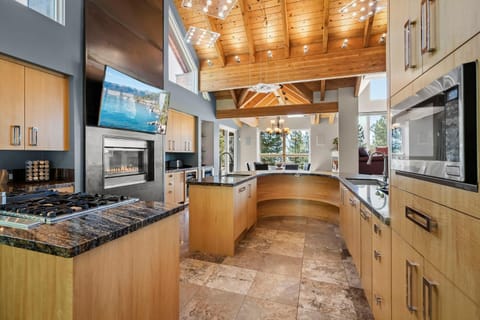 Mountain Zen Tahoe Luxury Property Incline Village Lakeview House in Incline Village