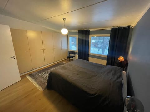 Bed, Photo of the whole room, wardrobe