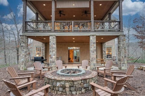 Game Room ~ Fire Pit ~ Resort Access ~ Huge Home House in Lake Lure