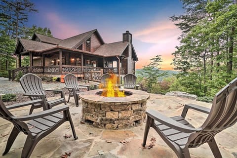 Long-Range Views Game Room Fire Pit Pets House in Blue Ridge Lake