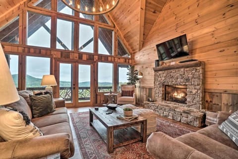 Long-Range Views Game Room Fire Pit Pets House in Blue Ridge Lake